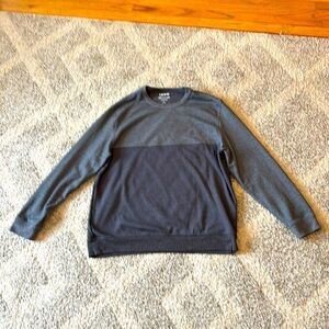 Men’s grey izod sweater/ sweatshirt size large